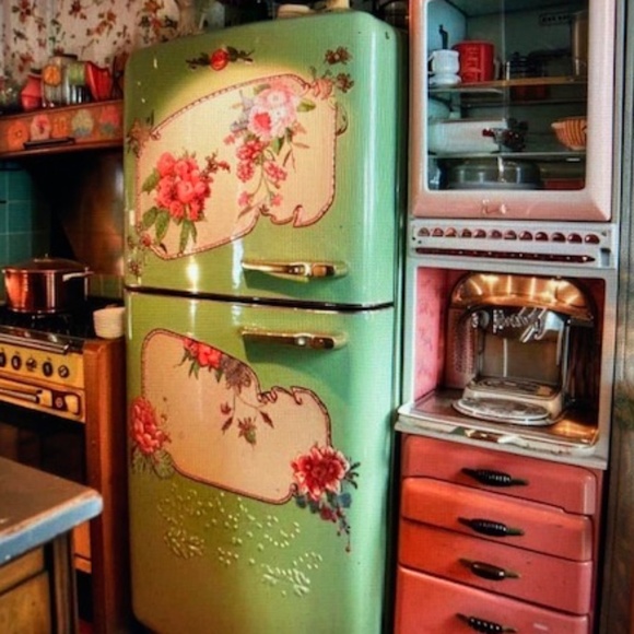 1973 Avon Milk Glass Nesting Hen - Picture 11 of 11